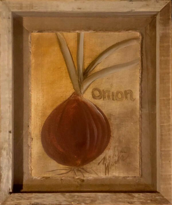 The rustic red onion from the Rustic Kitchen Collection by Madison Woods.